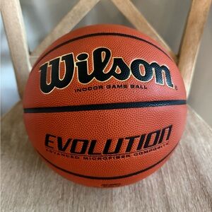 Wilson Evolution Basketball 29.5" Official
Size 7 Indoor Game Ball NWOT